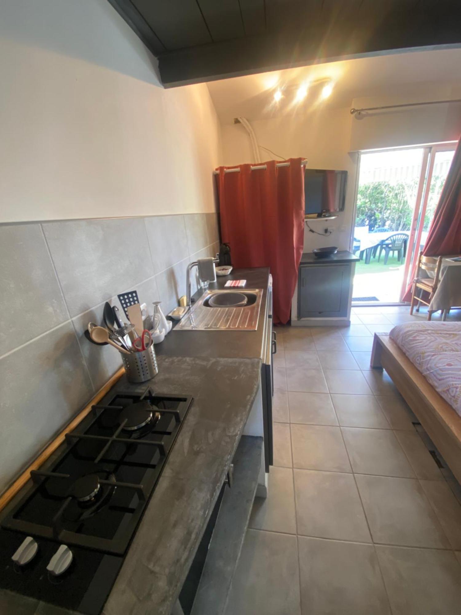 Proche Ajaccio Maisonnette Independante 4 Personnes Au Calme Alata Esterno foto